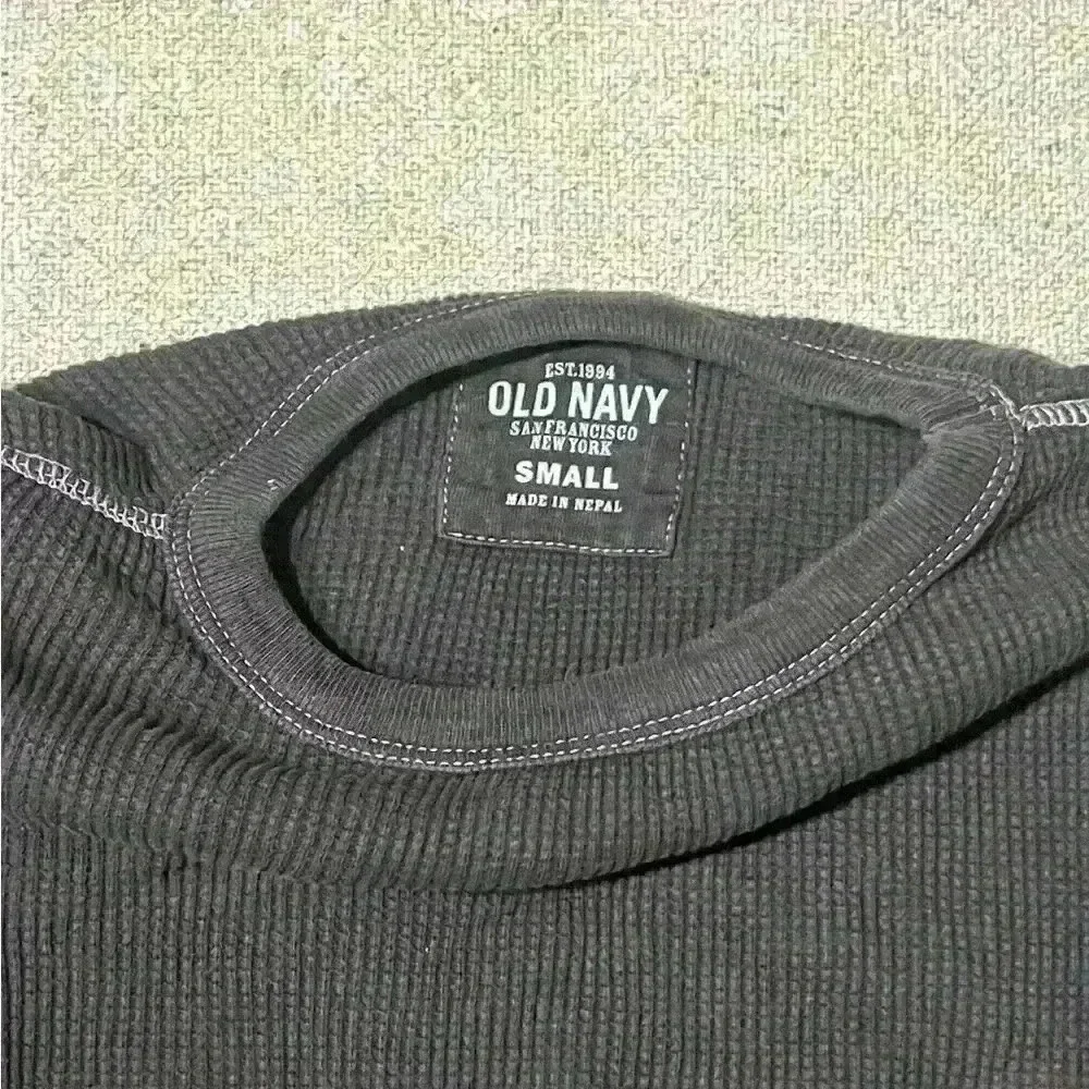 Boys Small Old Navy Pullover Shirt A0025